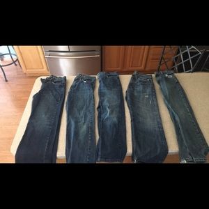 4 pairs are American Eagle n 1 pair are wranglers